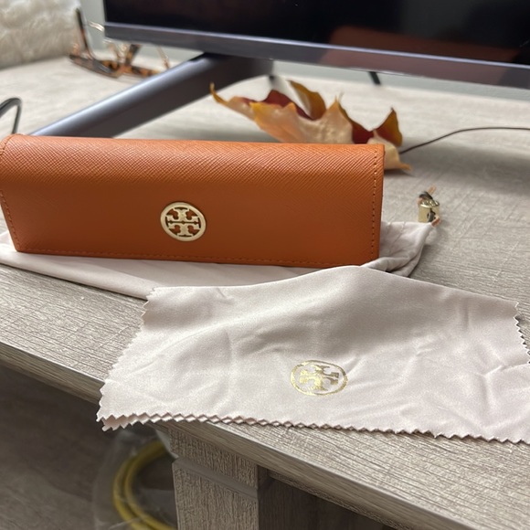 Tory Burch TY2031 Eyeglasses - Picture 2 of 6